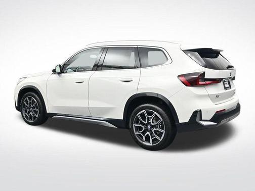 Alpine White 2026 BMW X1 xDrive28i