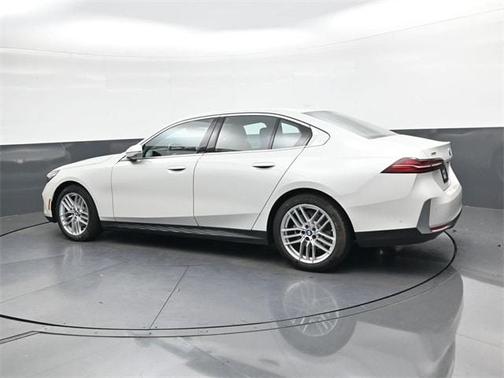 2025 BMW 530 i xDrive