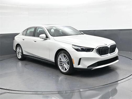 2025 BMW 530 i xDrive