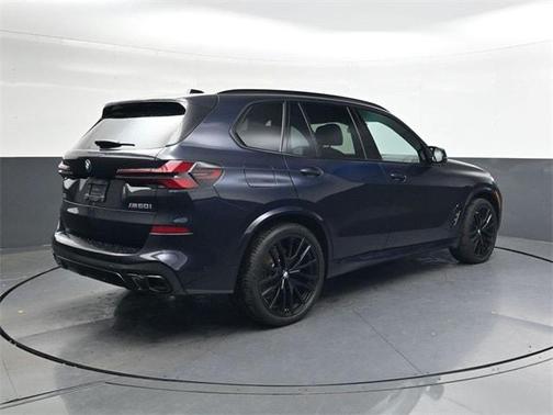 2024 BMW X5 M60i