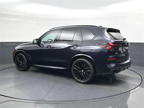 2024 BMW X5 M60i