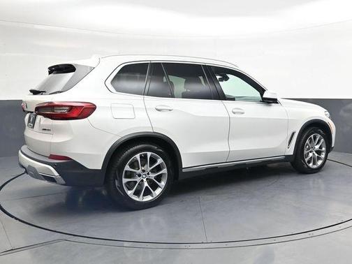 Mineral White Metallic 2020 BMW X5 xDrive40i