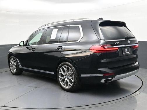 Black Sapphire Metallic 2020 BMW X7 xDrive40i