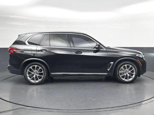 Black Sapphire Metallic 2024 BMW X5 sDrive40i