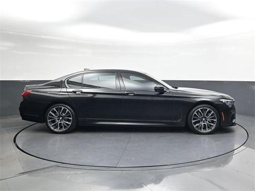2021 BMW 740 i