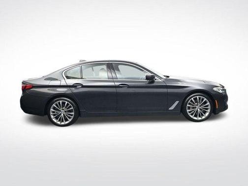 2022 BMW 530 i xDrive
