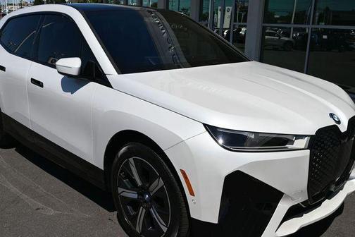Mineral White Metallic 2024 BMW iX xDrive50
