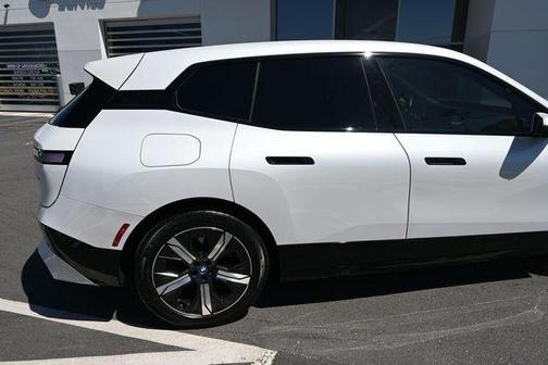Mineral White Metallic 2024 BMW iX xDrive50