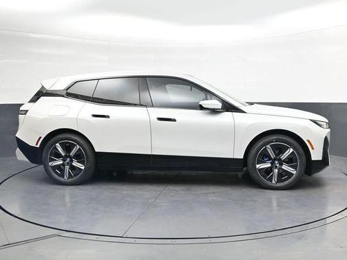 Mineral White Metallic 2024 BMW iX xDrive50