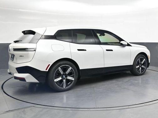 Mineral White Metallic 2024 BMW iX xDrive50