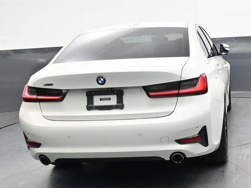 Alpine White 2019 BMW 330 i xDrive