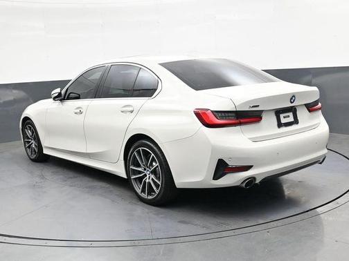 Alpine White 2019 BMW 330 i xDrive