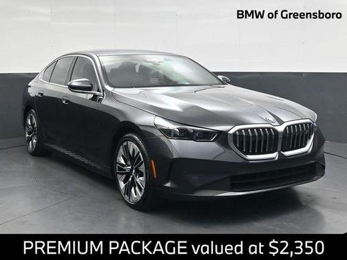 Dark Graphite Metallic 2025 BMW i5 eDrive40