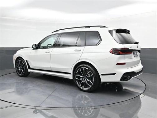 2026 BMW X7 M60i