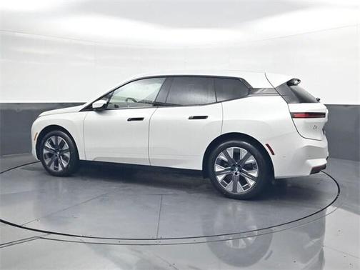 2026 BMW iX xDrive60