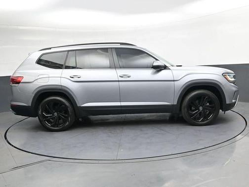 Pyrite Silver Metallic 2022 Volkswagen Atlas 3.6L SE w/Technology
