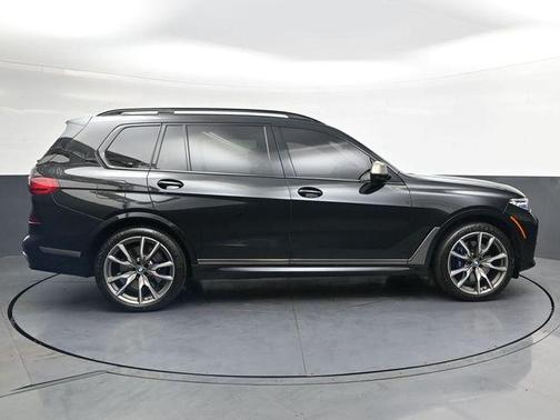 Black Sapphire Metallic 2020 BMW X7 M50i