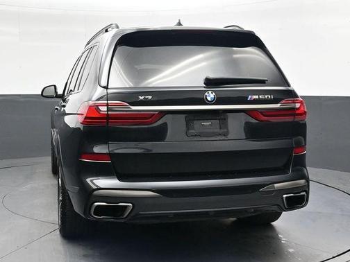 Black Sapphire Metallic 2020 BMW X7 M50i