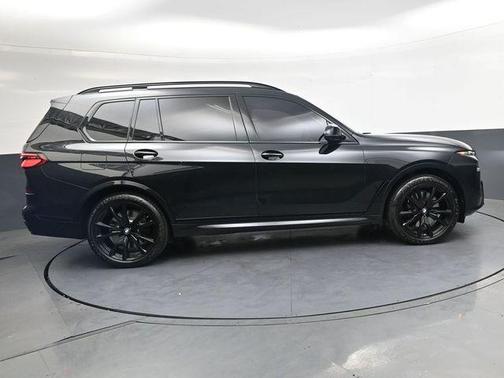 Black Sapphire Metallic 2025 BMW X7 M60i