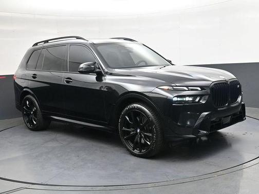 Black Sapphire Metallic 2025 BMW X7 M60i