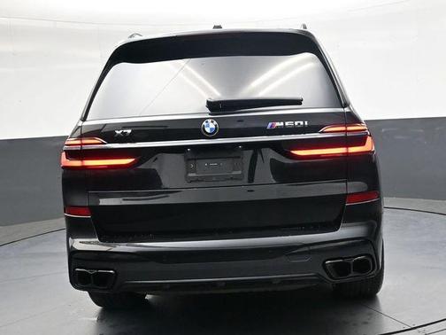 Black Sapphire Metallic 2025 BMW X7 M60i