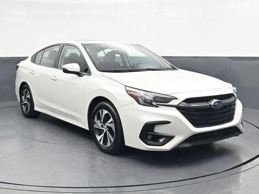 Crystal White Pearl 2025 Subaru Legacy Premium