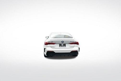 Mineral White Metallic 2026 BMW M440 i xDrive