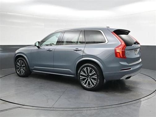 2020 Volvo XC90 T5 Momentum 7 Passenger