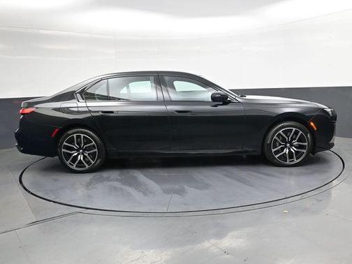 Black Sapphire Metallic 2024 BMW 760 760i xDrive