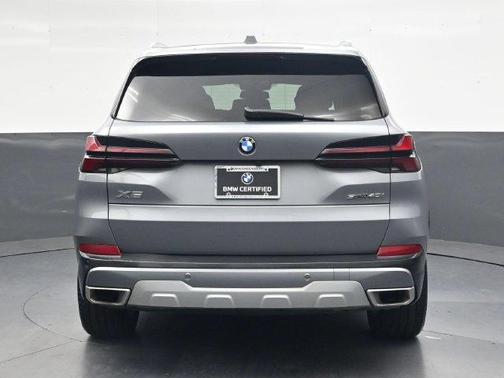 Gray Metallic 2024 BMW X5 sDrive40i