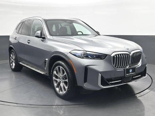 Gray Metallic 2024 BMW X5 sDrive40i