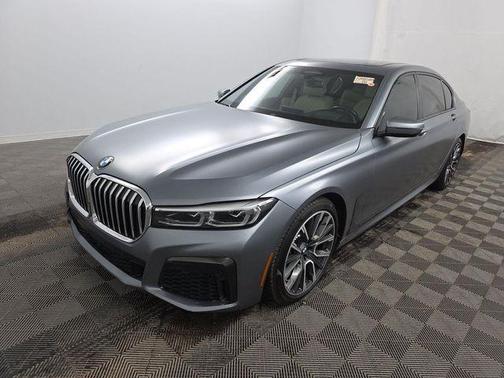 2022 BMW 740 i