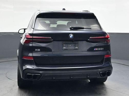 Carbon Black Metallic 2024 BMW X5 M60i