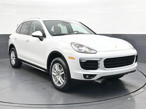 Carrara White 2017 Porsche Cayenne Platinum Edition