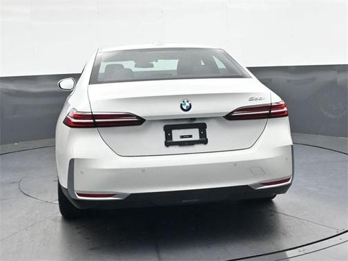 2025 BMW 530 i