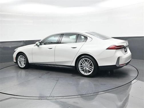 2025 BMW 530 i