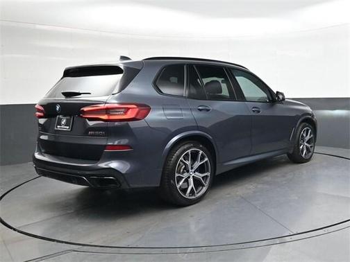 2022 BMW X5 M50i