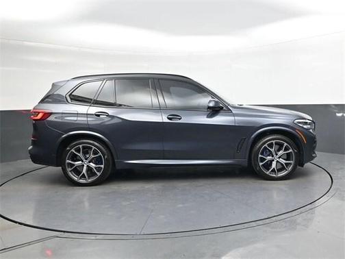 2022 BMW X5 M50i