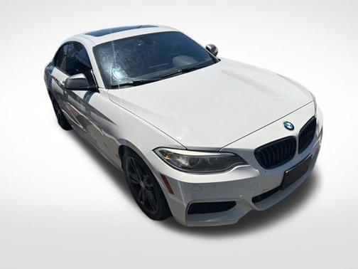 Alpine White 2017 BMW M240 i xDrive