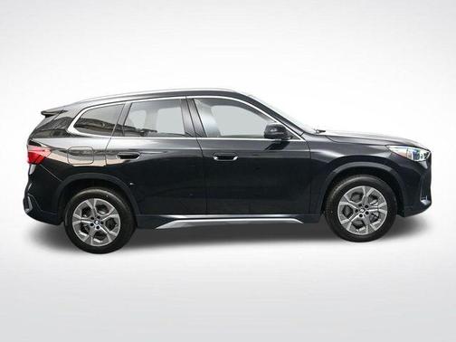 Black Sapphire Metallic 2026 BMW X1 xDrive28i