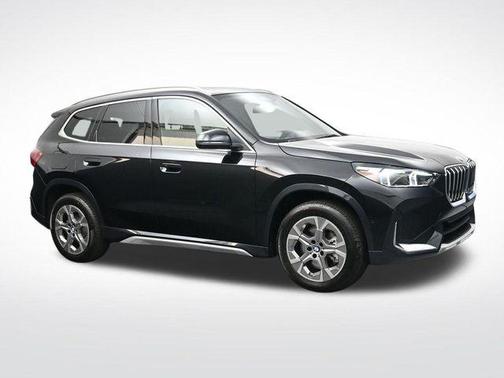 Black Sapphire Metallic 2026 BMW X1 xDrive28i