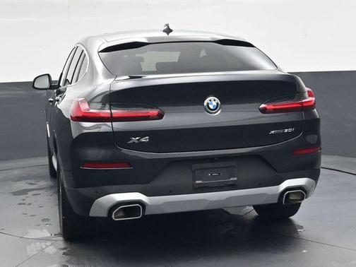 2025 BMW X4 xDrive30i