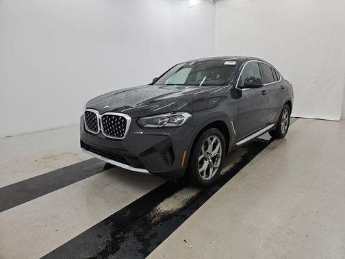 2025 BMW X4 xDrive30i