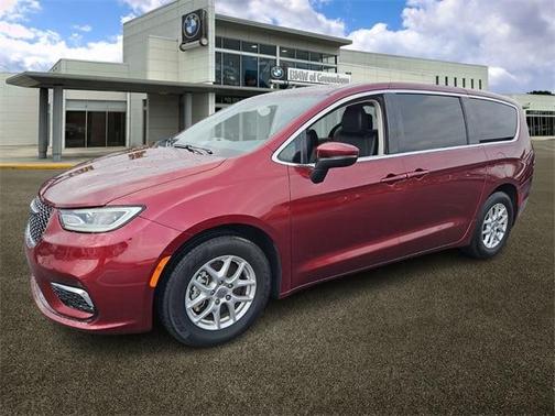 2023 Chrysler Pacifica Touring-L