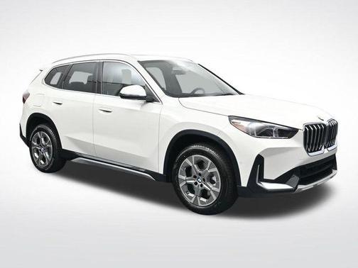 Alpine White 2026 BMW X1 xDrive28i