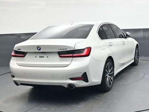 2021 BMW 330 i xDrive