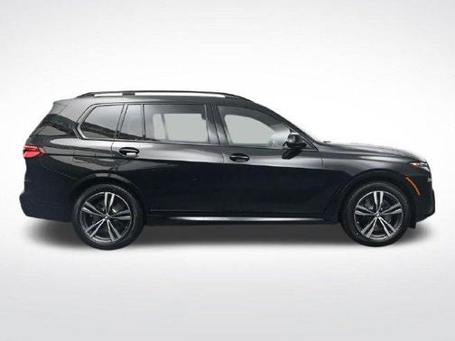 Black Sapphire Metallic 2027 BMW X7 xDrive40i