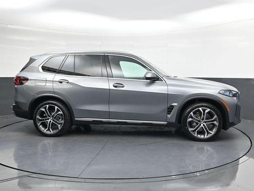 Gray Metallic 2026 BMW X5 xDrive40i