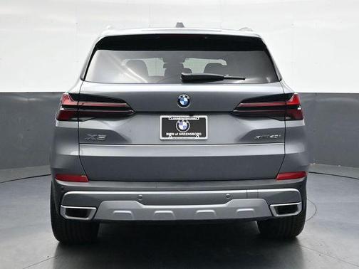 Gray Metallic 2026 BMW X5 xDrive40i