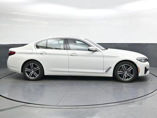 2023 BMW 530 i